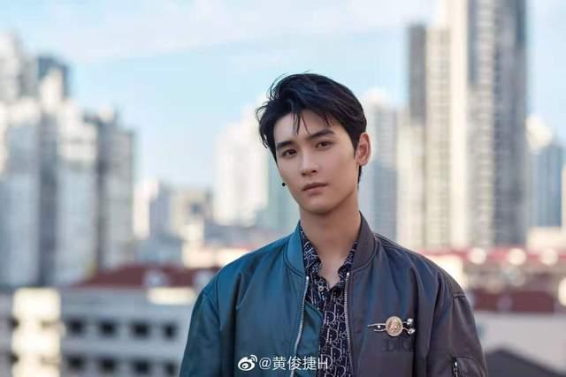 为吃瓜她进娱乐圈却红了,她的逆袭之路