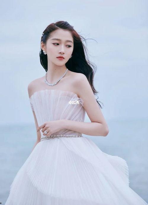 娱乐圈吃瓜鹿晗关晓彤,娱乐圈的甜蜜瓜果，揭秘他们的爱情故事